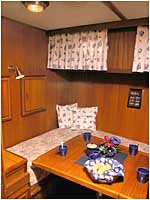 Dinette cabin