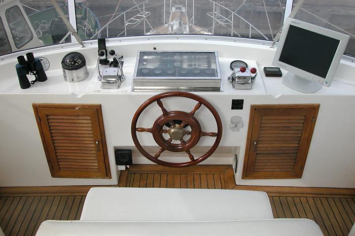Navigating bridge